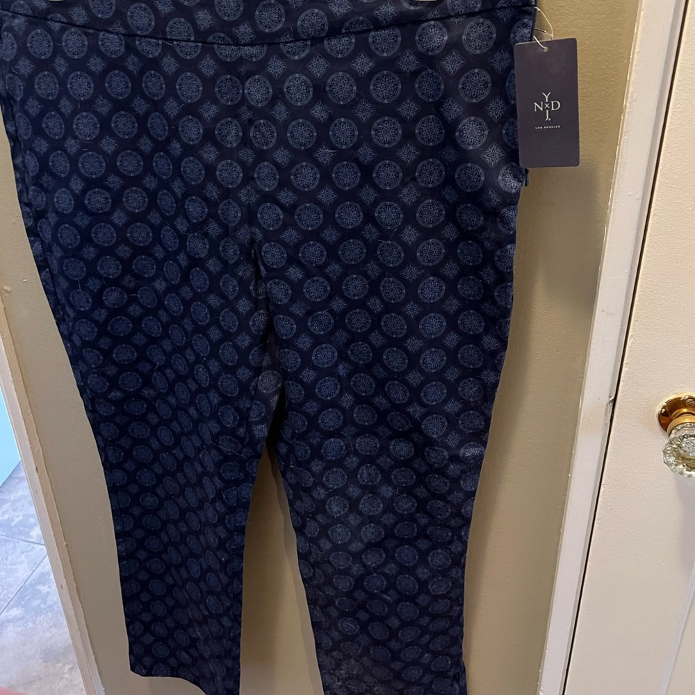 NYDJ Ankle Pants! Brand new condition! Navy Medallion print! Side zipper.